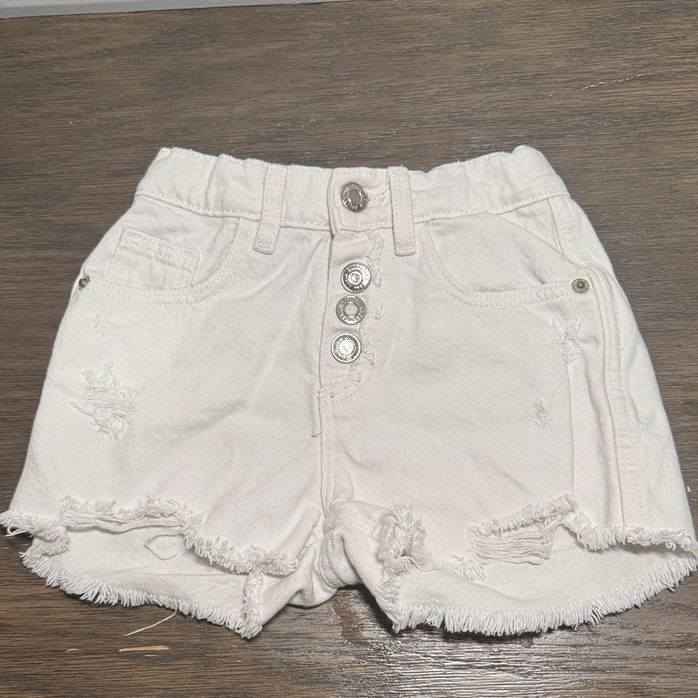 Stylish White Distressed girl Shorts
